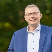 Dr. Alexander Raab
